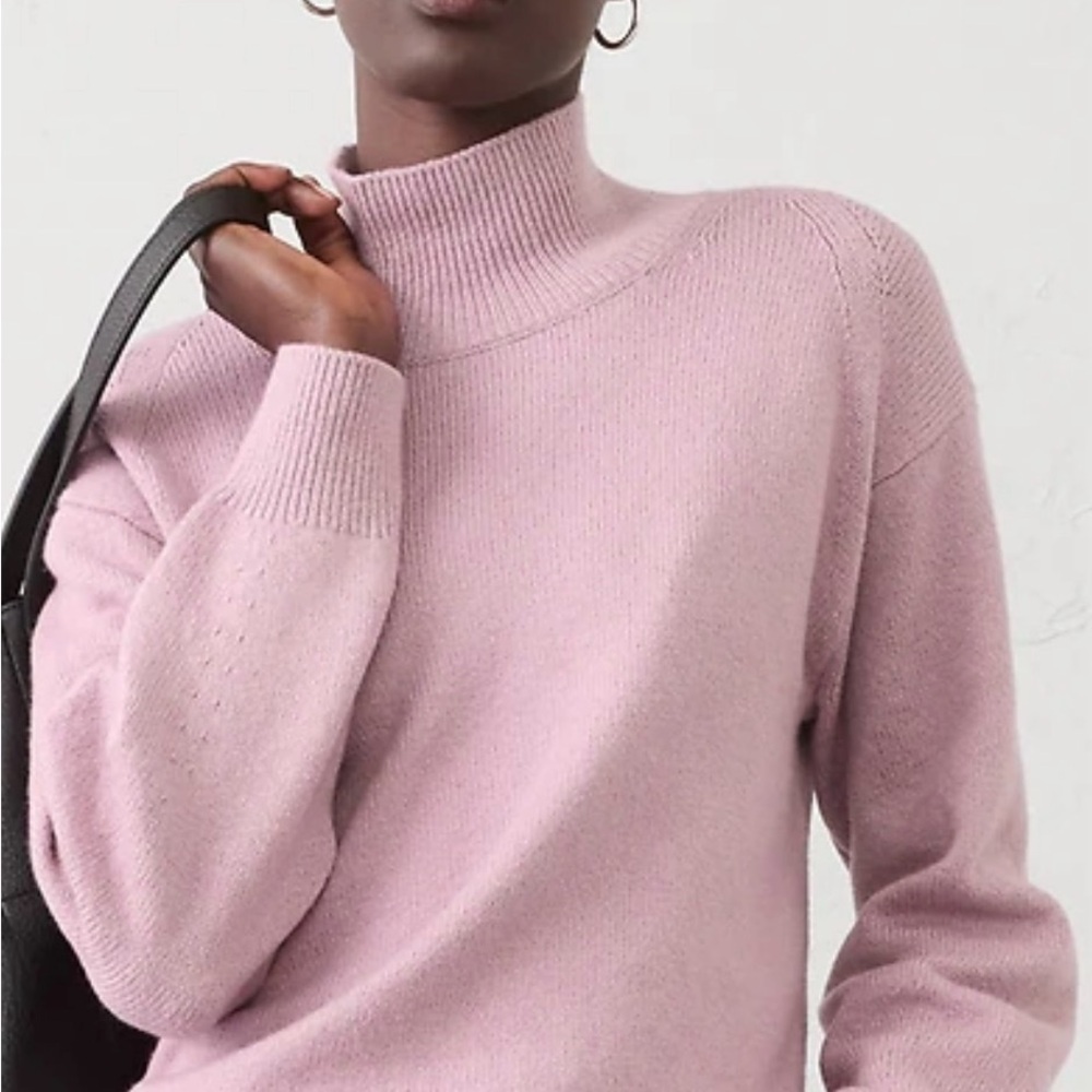Banana Republic Factory Light Pink Turtleneck Sweater